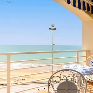 Genteel Victoria , Cadiz Spain